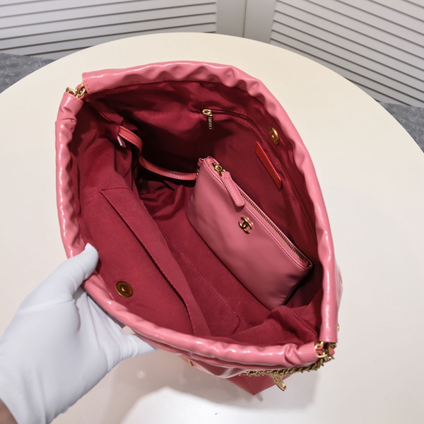 シャネルバッグ着用イメージ